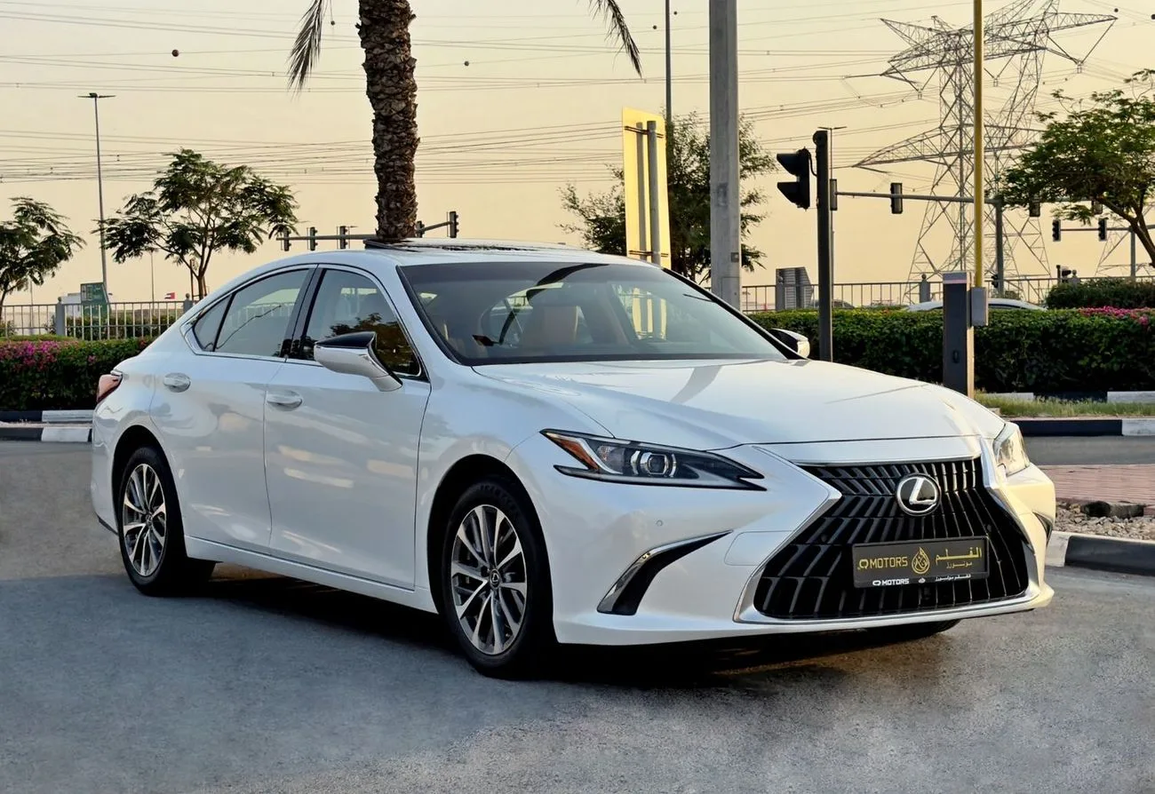 2023 Lexus ES350 Platinum angeboten von einem Fachhändler in Dubai, Vereinigte Arabische Emirate, Foto 3 von 13