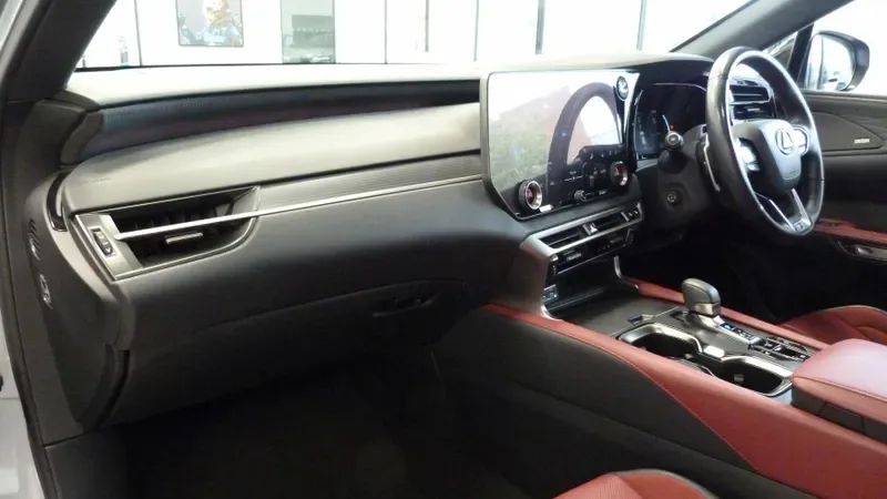2023 Lexus RX 500h, 3/28