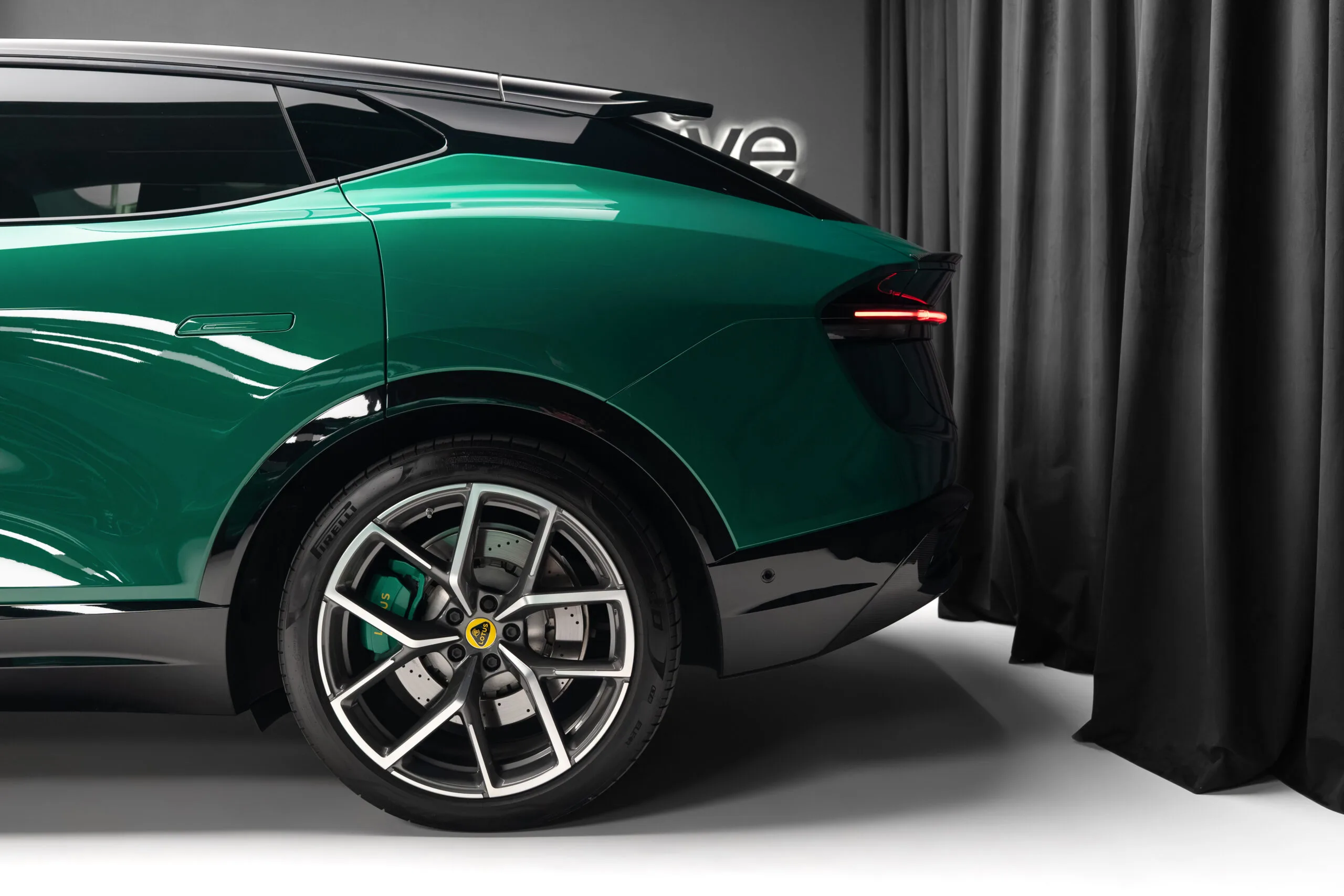 2023 Lotus Eletre R, 9/30