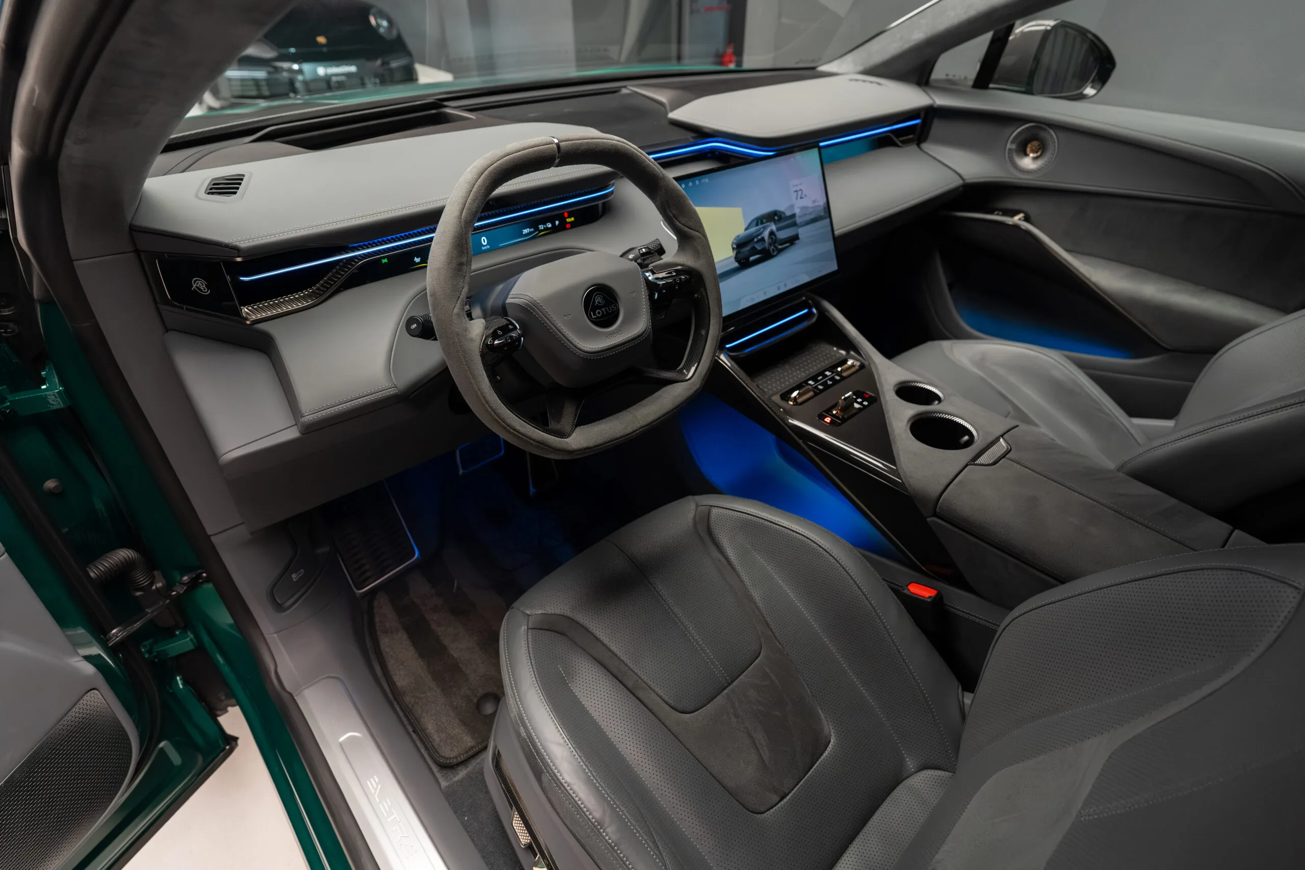 2023 Lotus Eletre R, 15/30