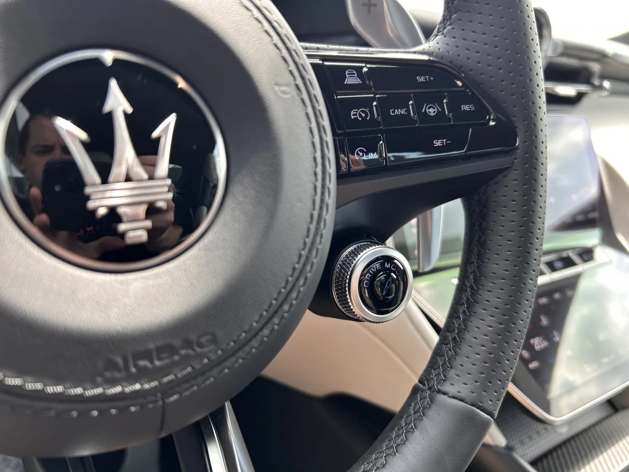 2023 Maserati GranTurismo Trofeo offered by a specialist dealer in Písek, Czechia, photo 23 of 32
