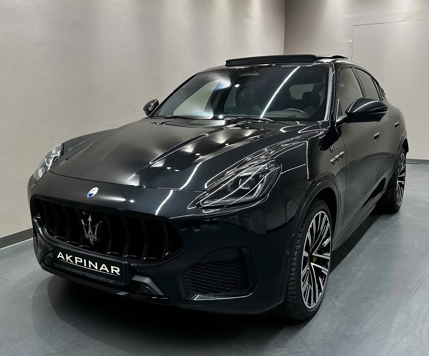 2023 Maserati Grecale Modena offered by a specialist dealer in Holzgerlingen, Germany, main photo