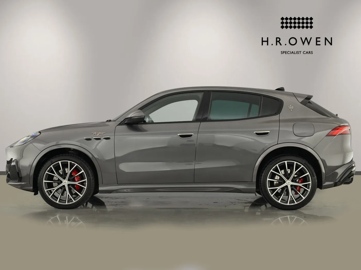 2023 Maserati Grecale Trofeo offered by a franchised dealer group in Hatfield, United Kingdom, photo 6 of 25