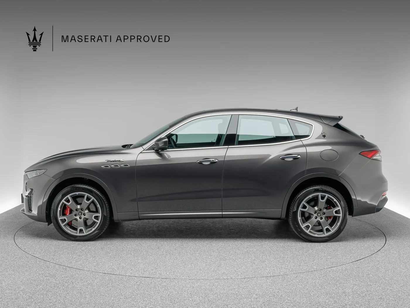 2023 Maserati Levante Modena S proposée par un concessionnaire spécialisé à Singen, Allemagne, photo 4 sur 15