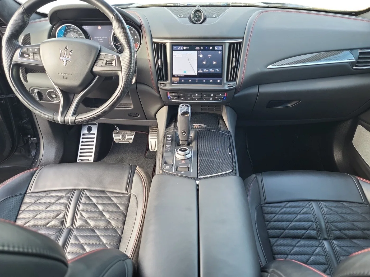 2023 Maserati Levante Trofeo proposée par un concessionnaire spécialisé à Singen, Allemagne, photo 6 sur 14