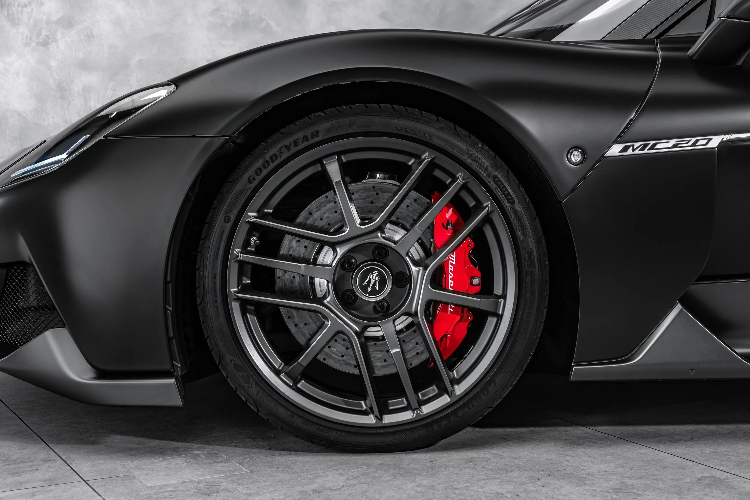 2023 Maserati MC20, 2/25