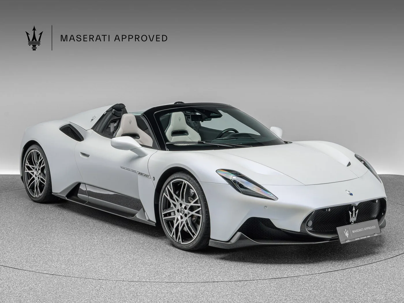 2023 Maserati MC20 Cielo proposée par un concessionnaire spécialisé à Böblingen, Allemagne, photo 2 sur 15