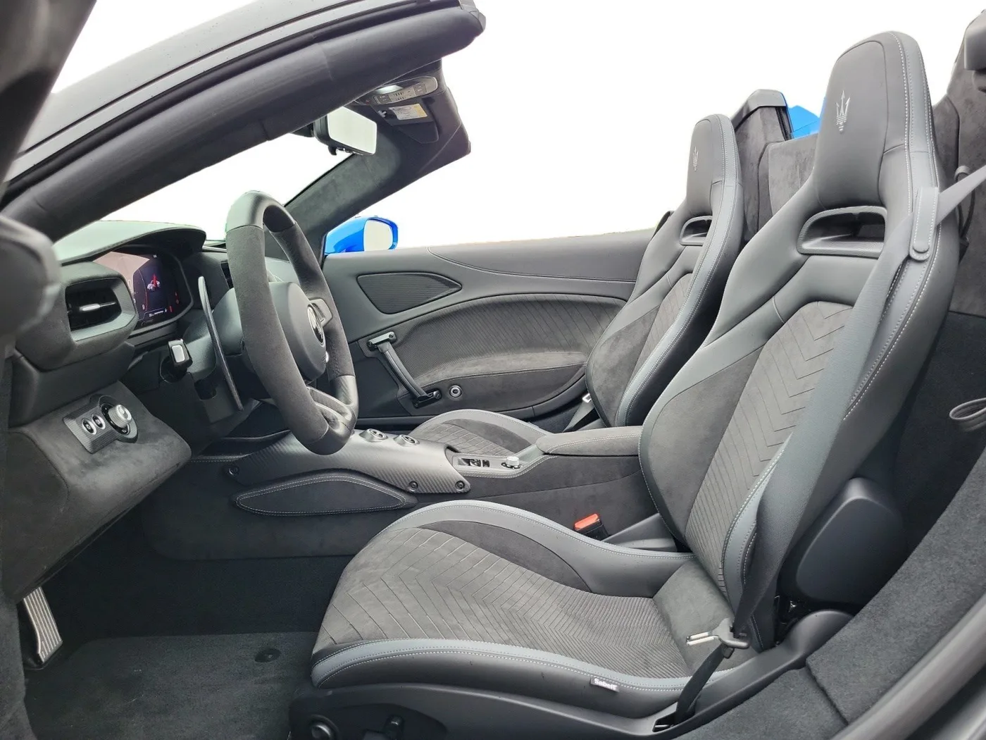 2023 Maserati MC20 Cielo proposée par un concessionnaire spécialisé à Singen, Allemagne, photo 4 sur 15