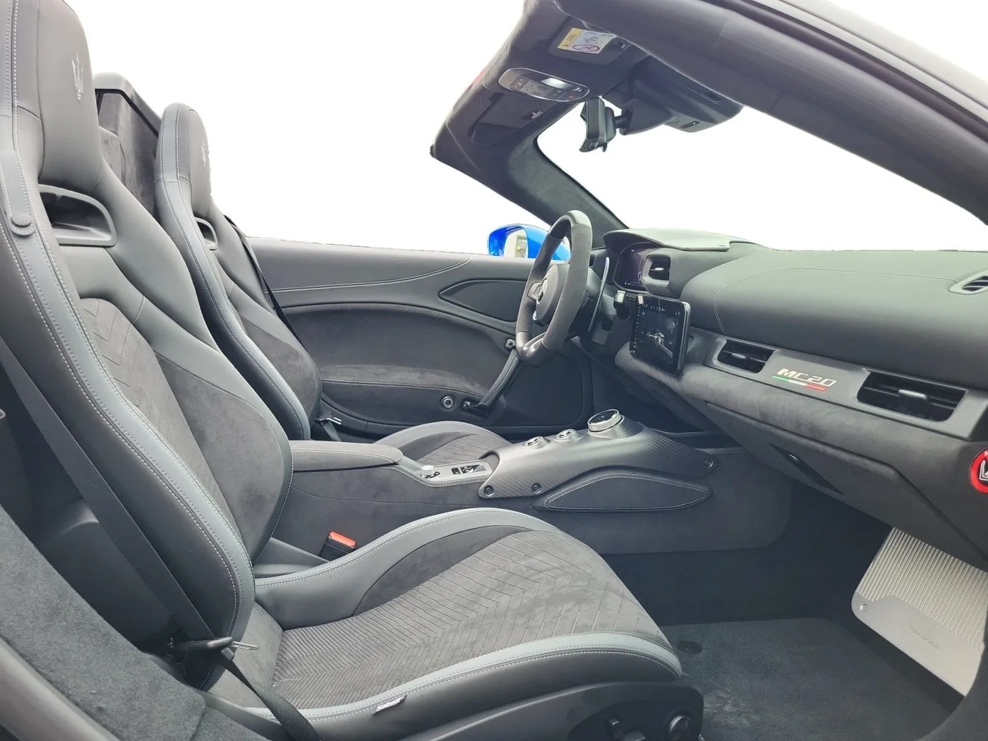 2023 Maserati MC20 Cielo proposée par un concessionnaire spécialisé à Singen, Allemagne, photo 10 sur 15