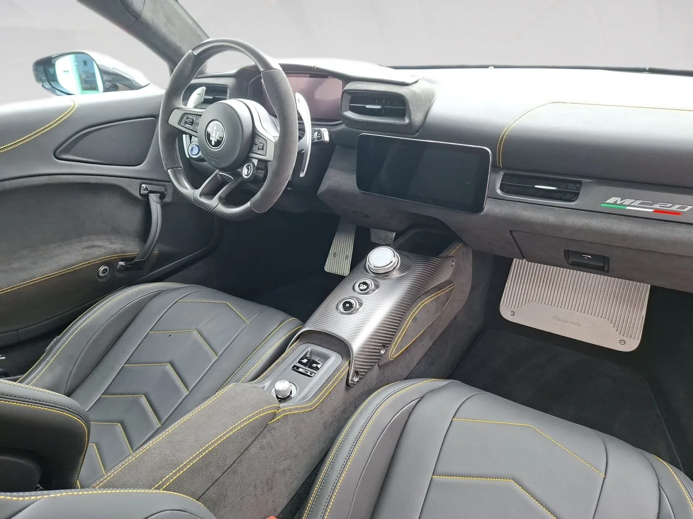 2023 Maserati MC20 Cielo proposée par un concessionnaire spécialisé à Singen, Allemagne, photo 6 sur 15