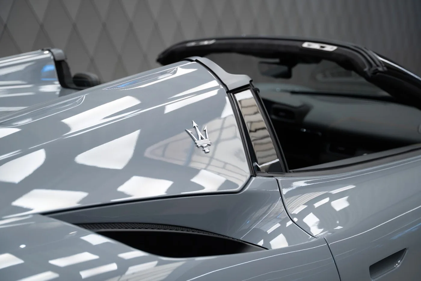 2023 Maserati MC20 Cielo proposée par un spécialiste de la supercar à Schenefeld, Allemagne, photo 11 sur 25