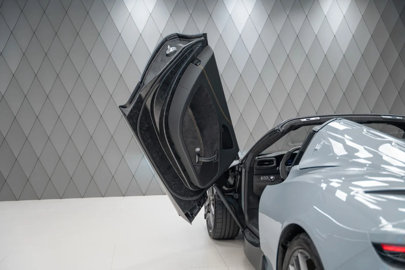 2023 Maserati MC20 Cielo proposée par un spécialiste de la supercar à Schenefeld, Allemagne, photo 13 sur 25