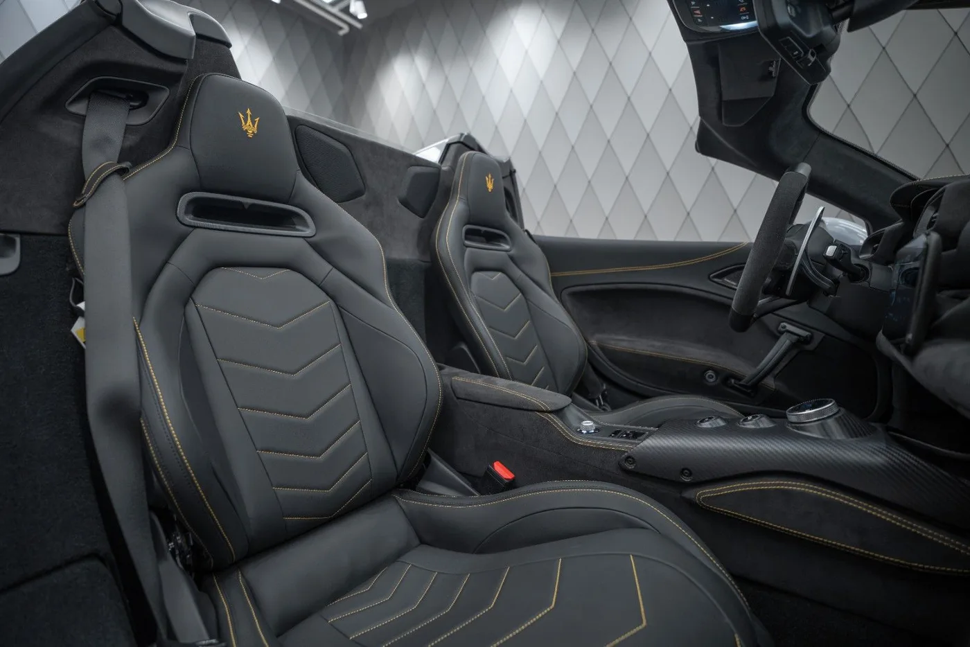 2023 Maserati MC20 Cielo proposée par un spécialiste de la supercar à Schenefeld, Allemagne, photo 17 sur 25