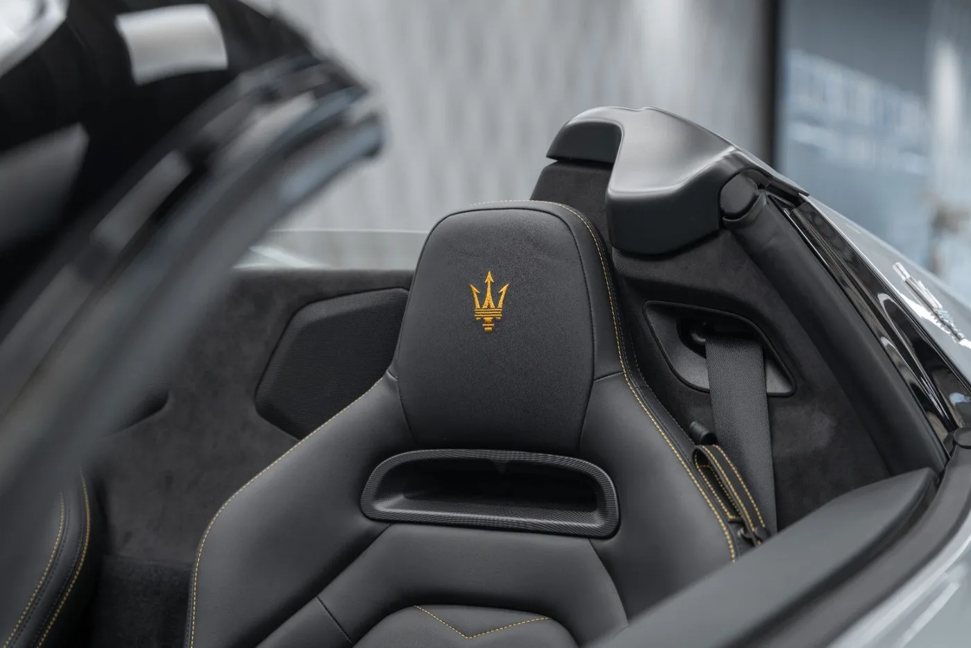 2023 Maserati MC20 Cielo proposée par un spécialiste de la supercar à Schenefeld, Allemagne, photo 21 sur 25