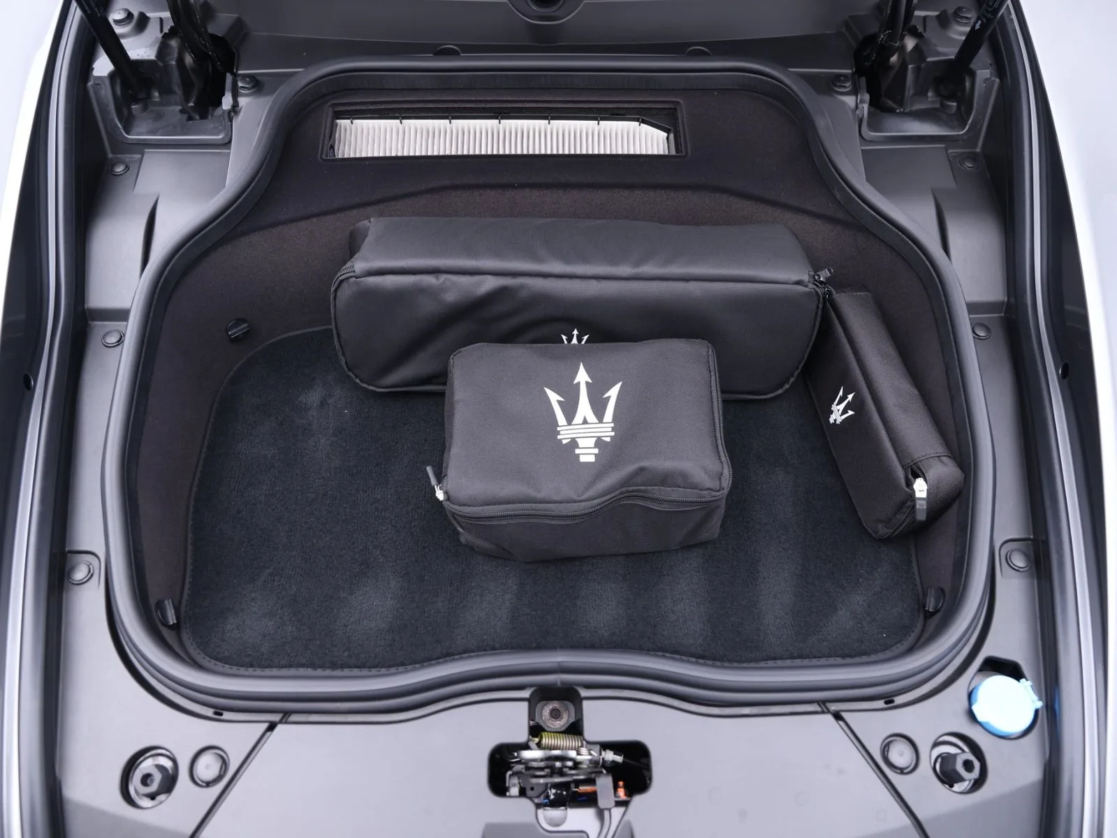2023 Maserati MC20, 15/30