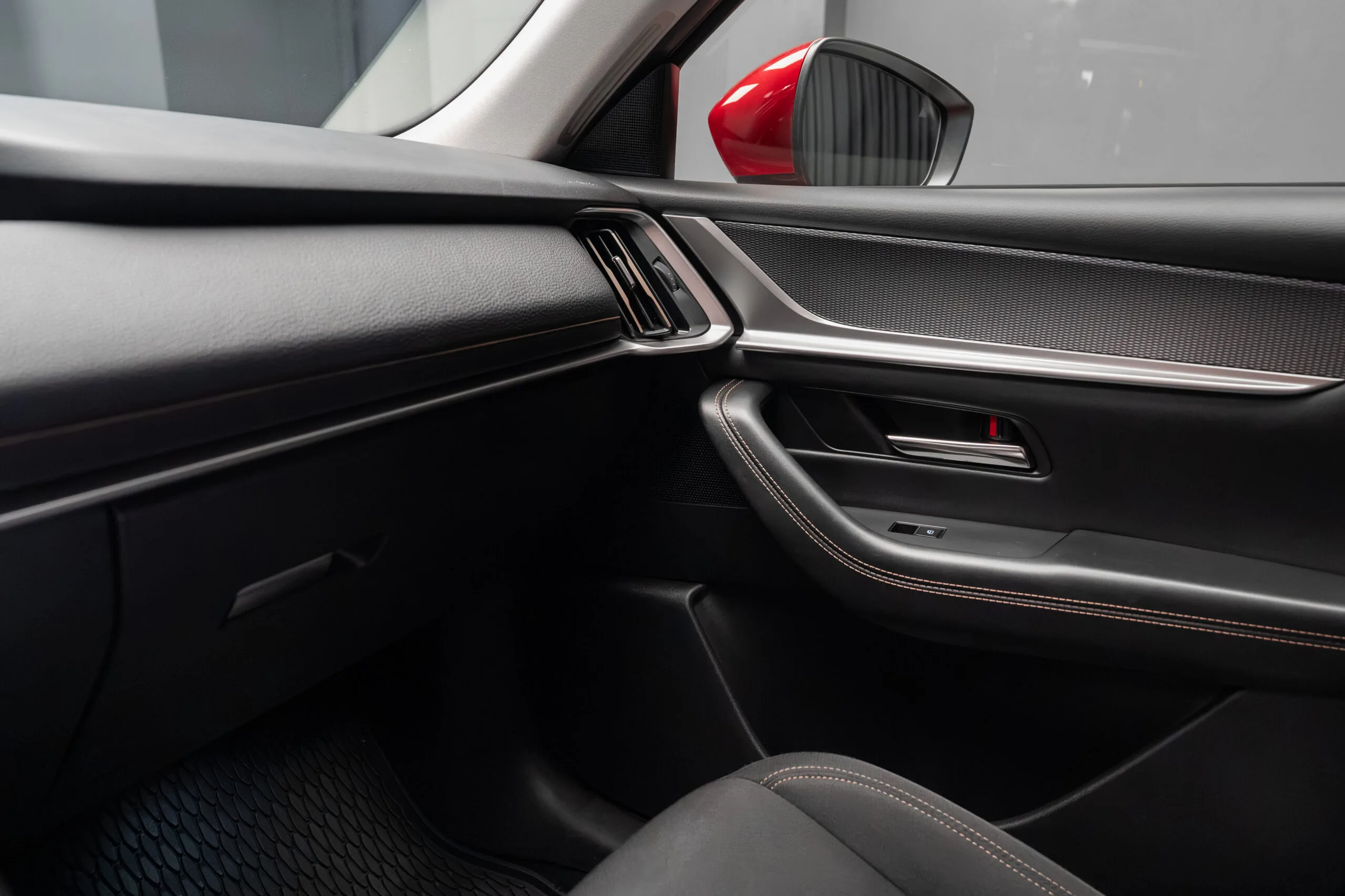 2023 Mazda CX-60 e-Skyactiv PHEV, 19/30