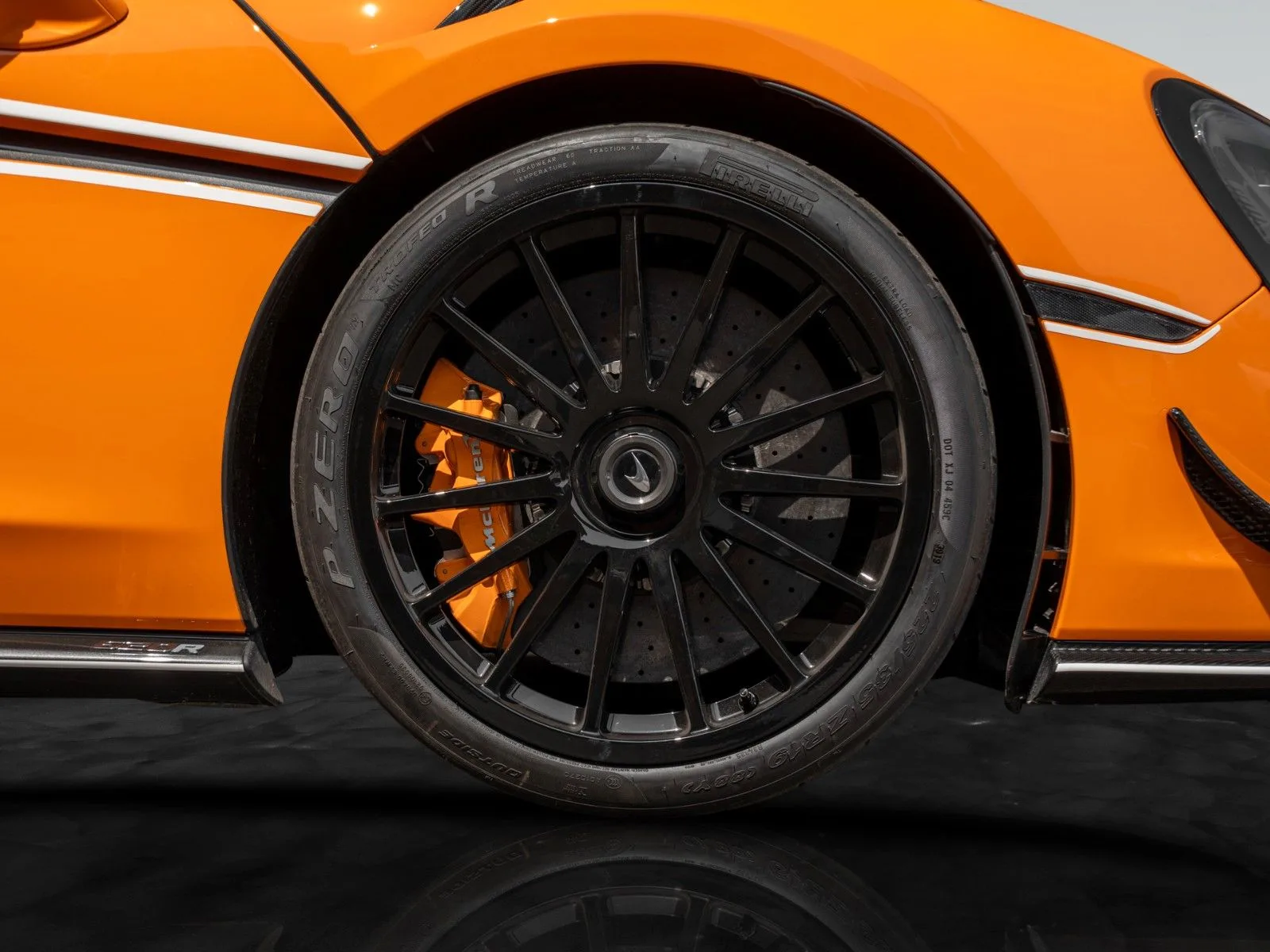 2023 McLaren 620R, 9/30