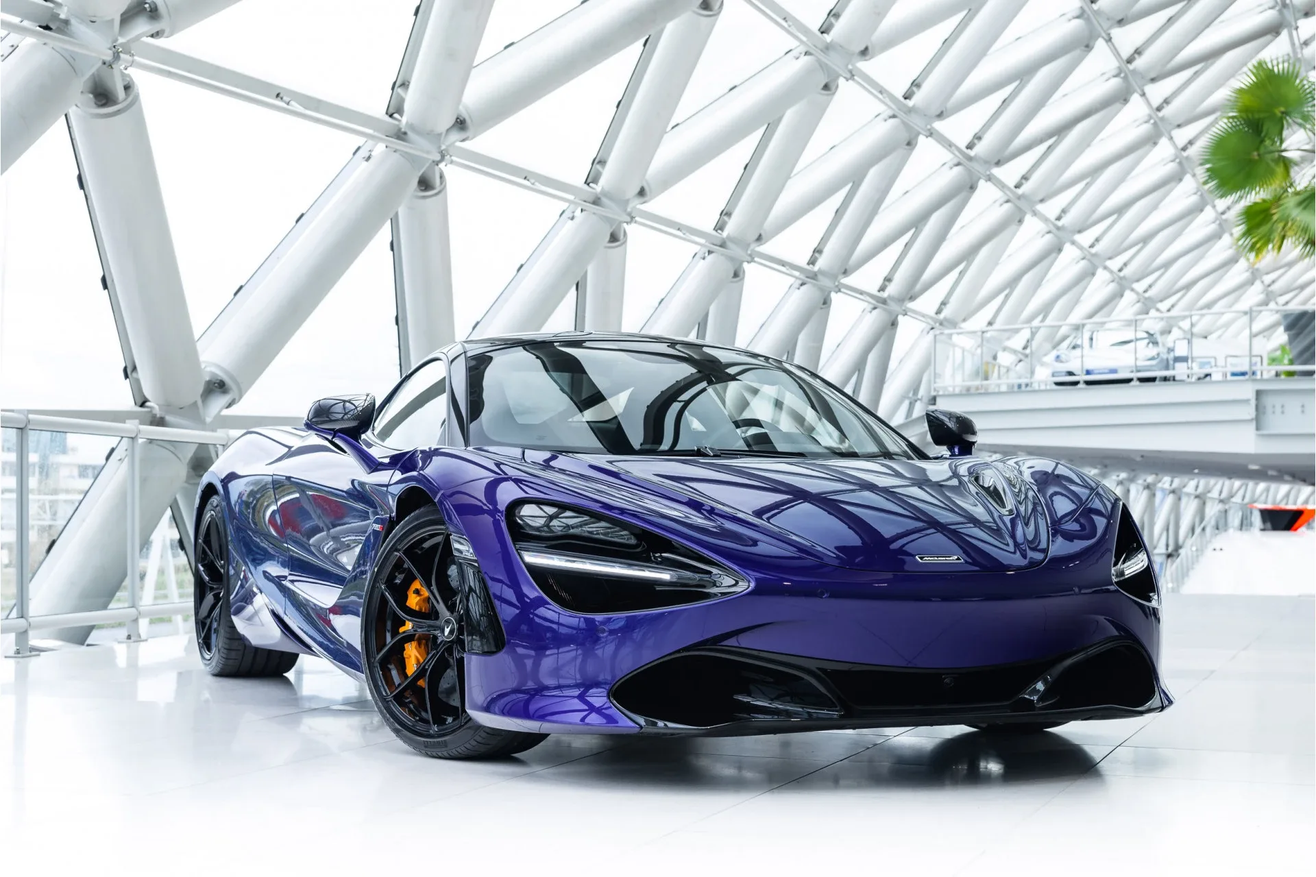 2023 McLaren 720S Performance angeboten von einem offiziellen McLaren und Morgan-Vertragshändler in Utrecht, Niederlande, Hauptfoto