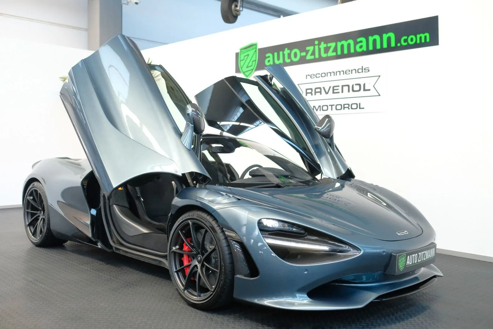 2023 McLaren 750S proposée par un concessionnaire spécialisé à Nuremberg, Allemagne, photo principale