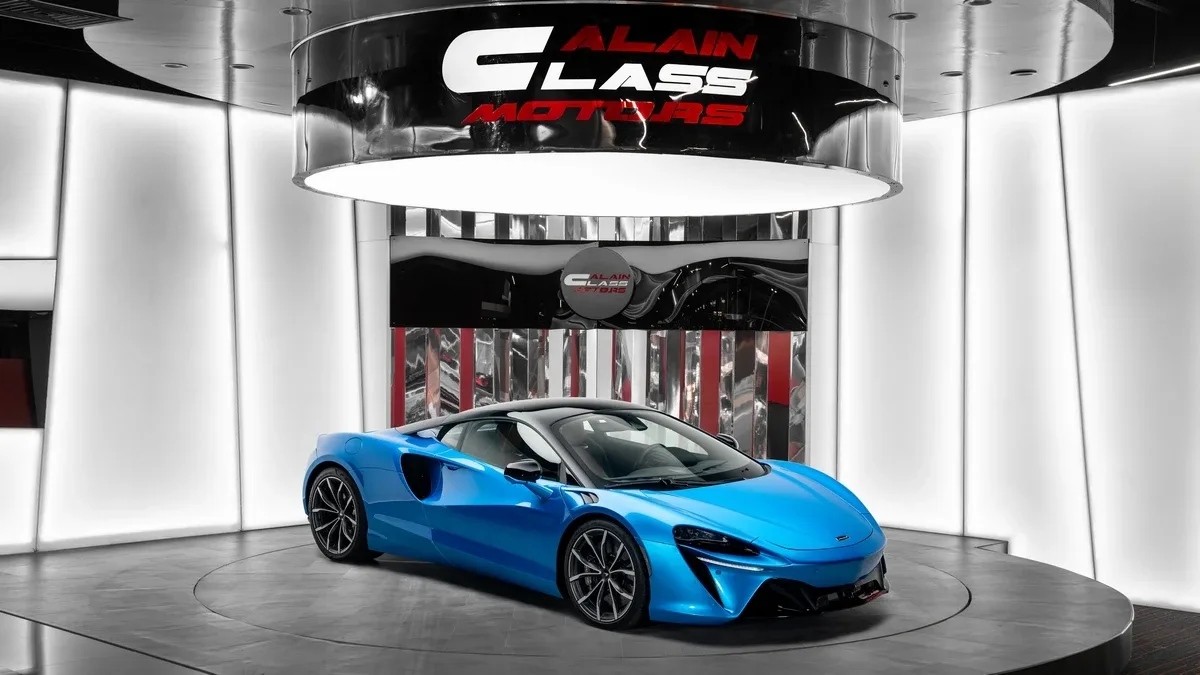 2023 McLaren Artura offered by a specialist dealer in Dubai, United Arab Emirates, main photo