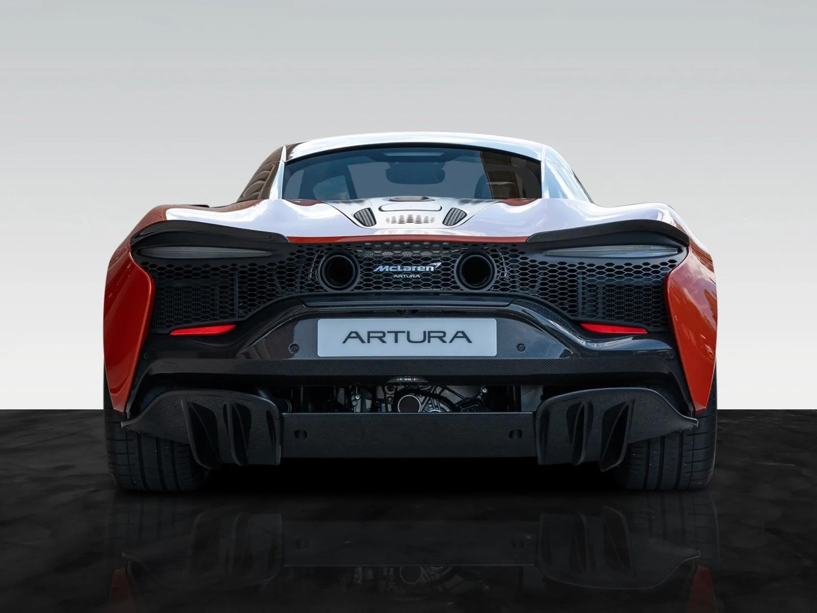 2023 McLaren Artura, 4/28