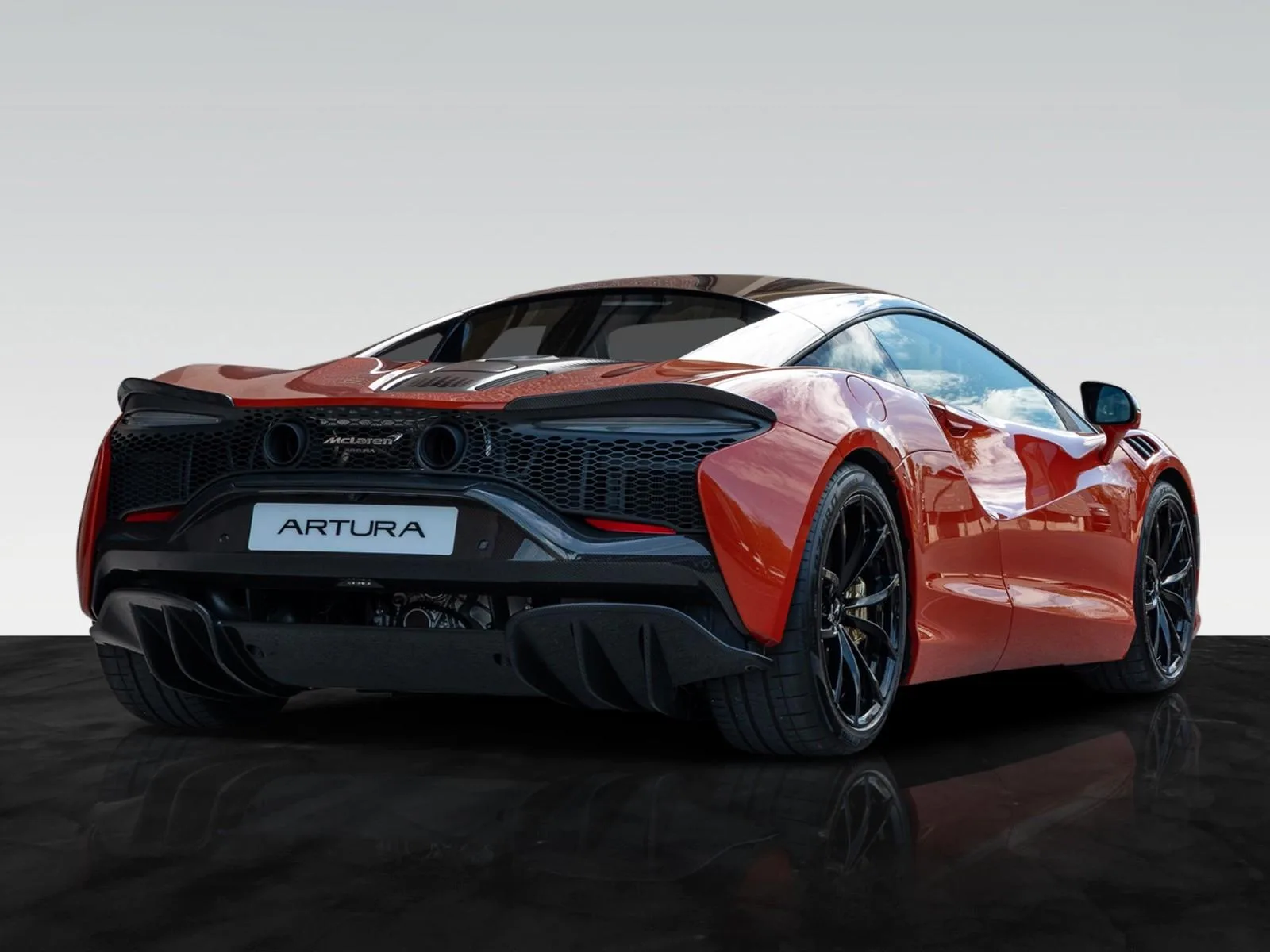 2023 McLaren Artura, 5/28