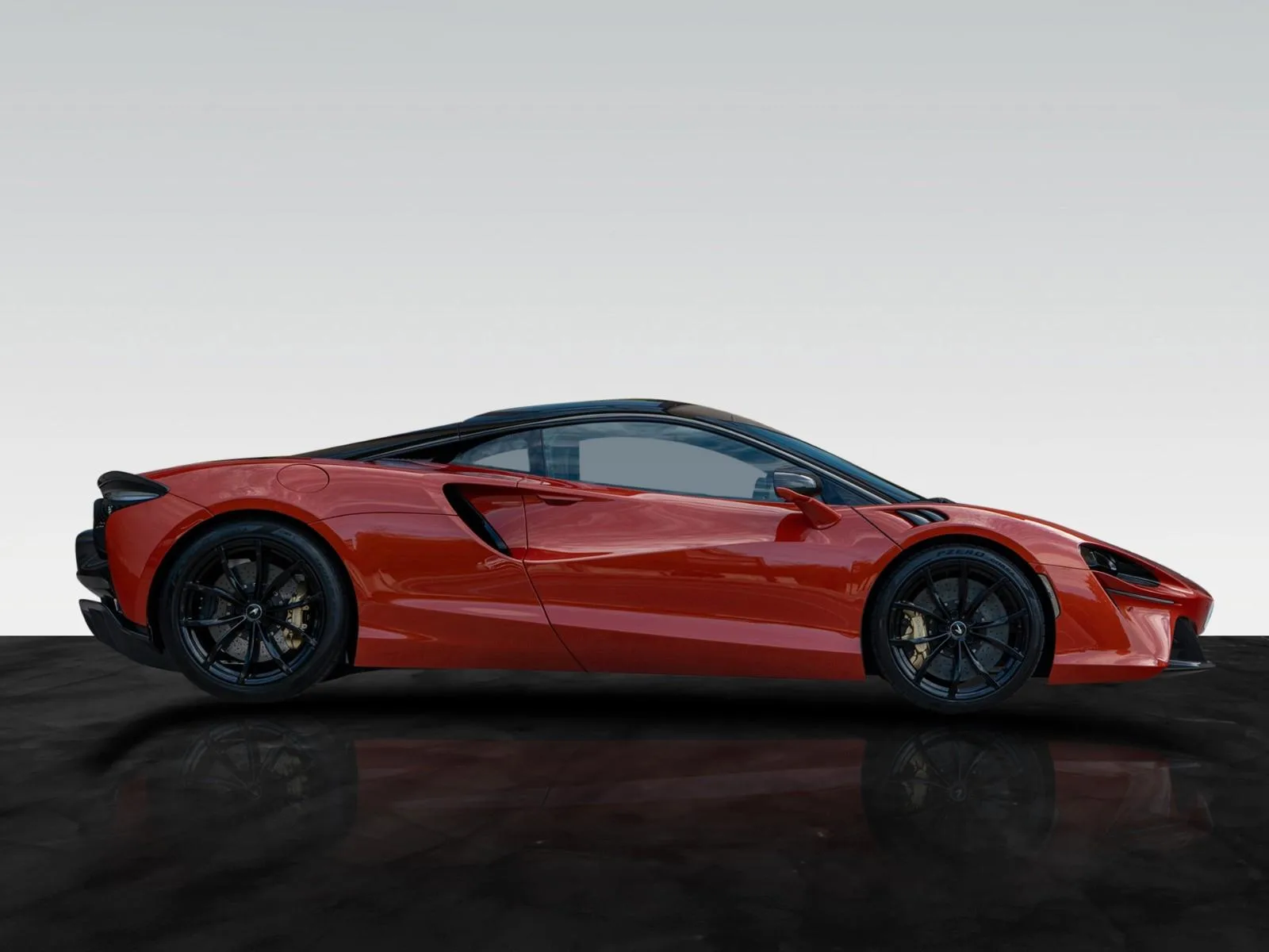 2023 McLaren Artura, 9/28