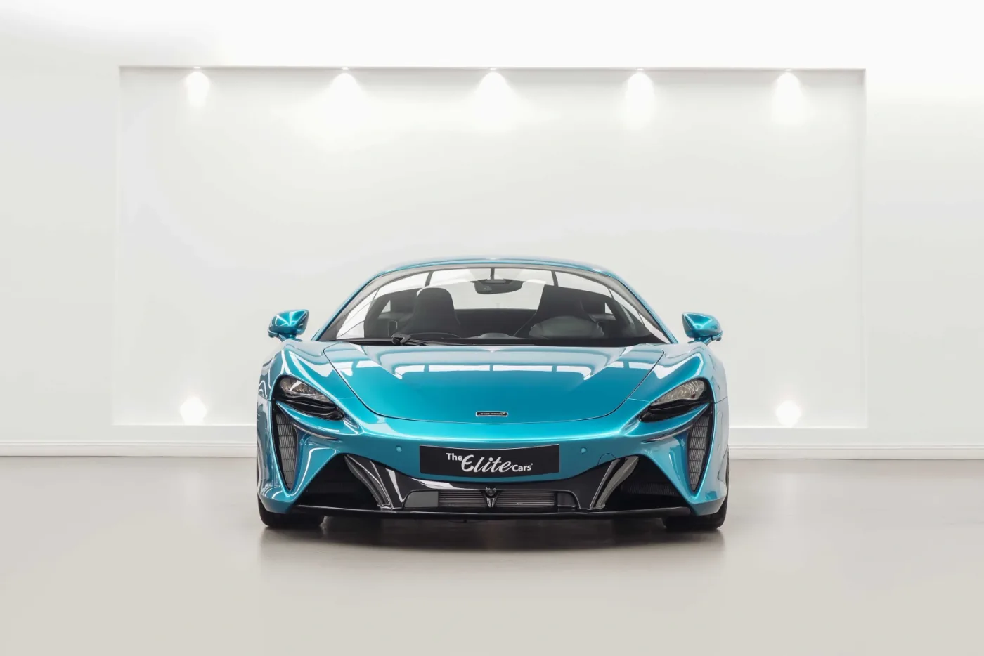 2023 McLaren Artura angeboten von einem Fachhändler in Dubai, Vereinigte Arabische Emirate, Foto 4 von 10