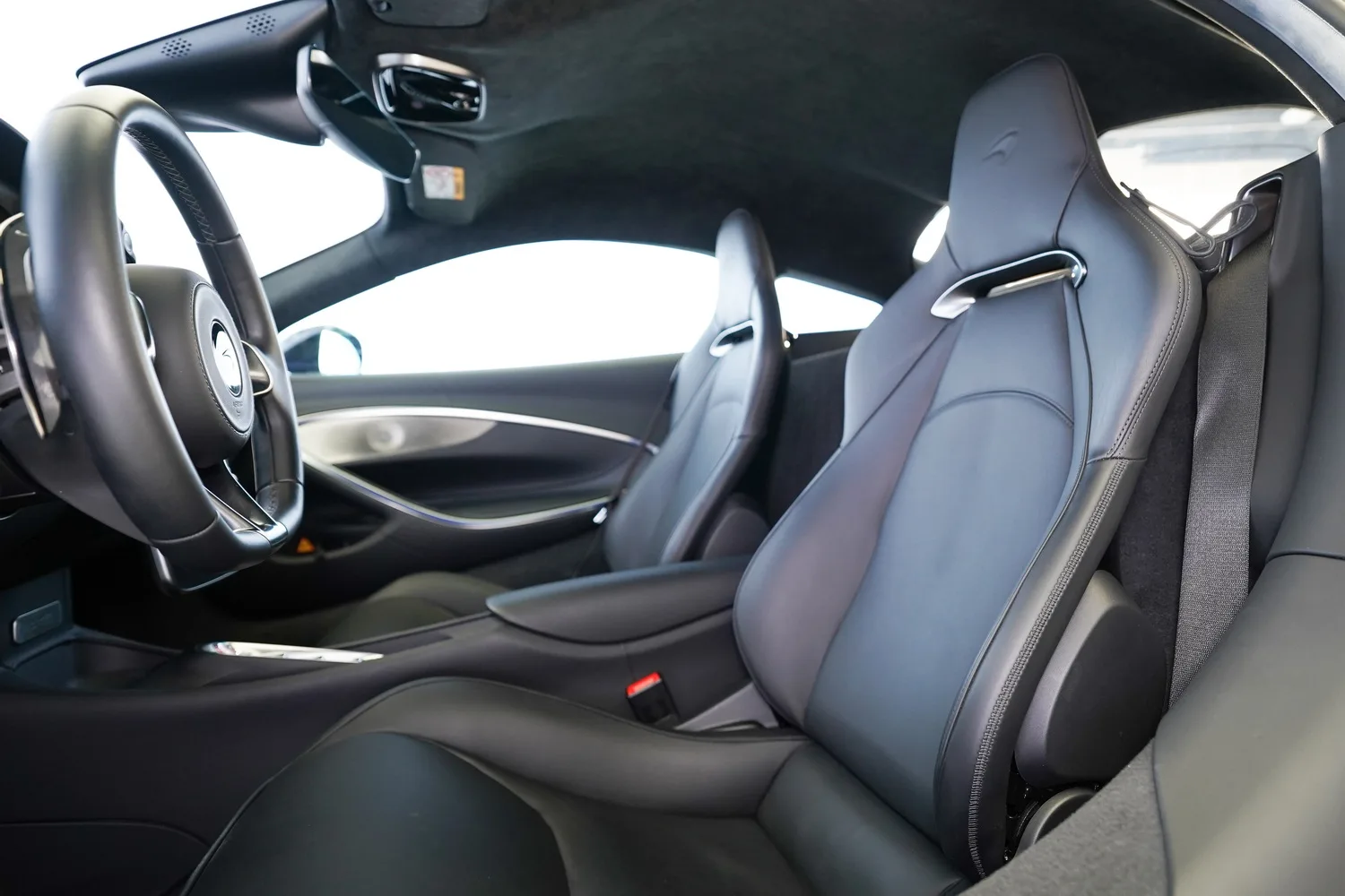 2023 McLaren Artura, 3/12