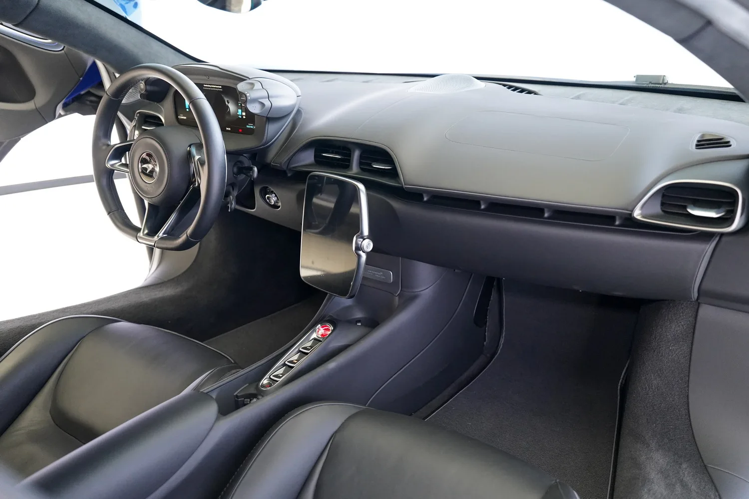 2023 McLaren Artura, 4/12