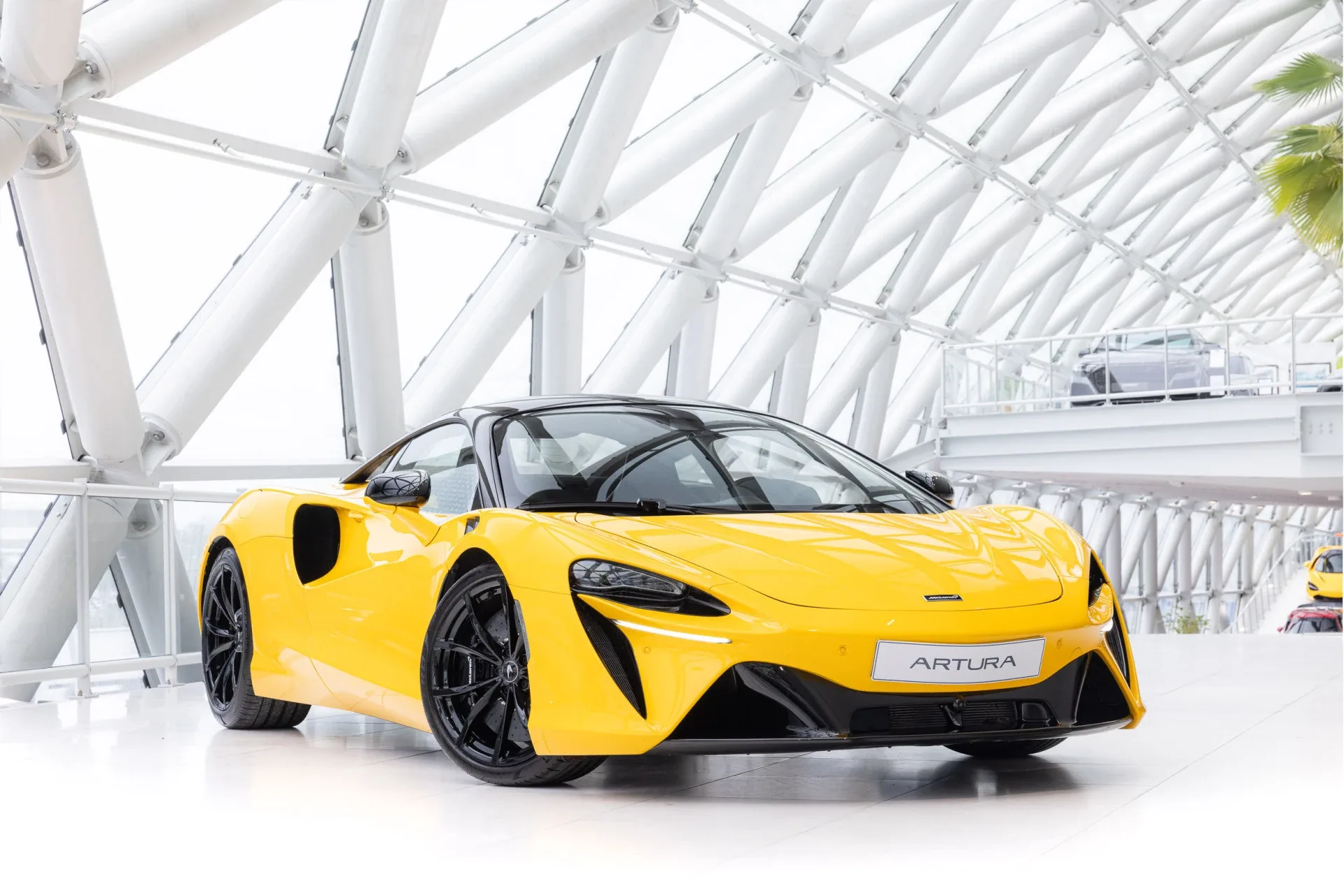 2023 McLaren Artura proposée par un concessionnaire agréé McLaren et Morgan à Utrecht, Pays-Bas, photo principale