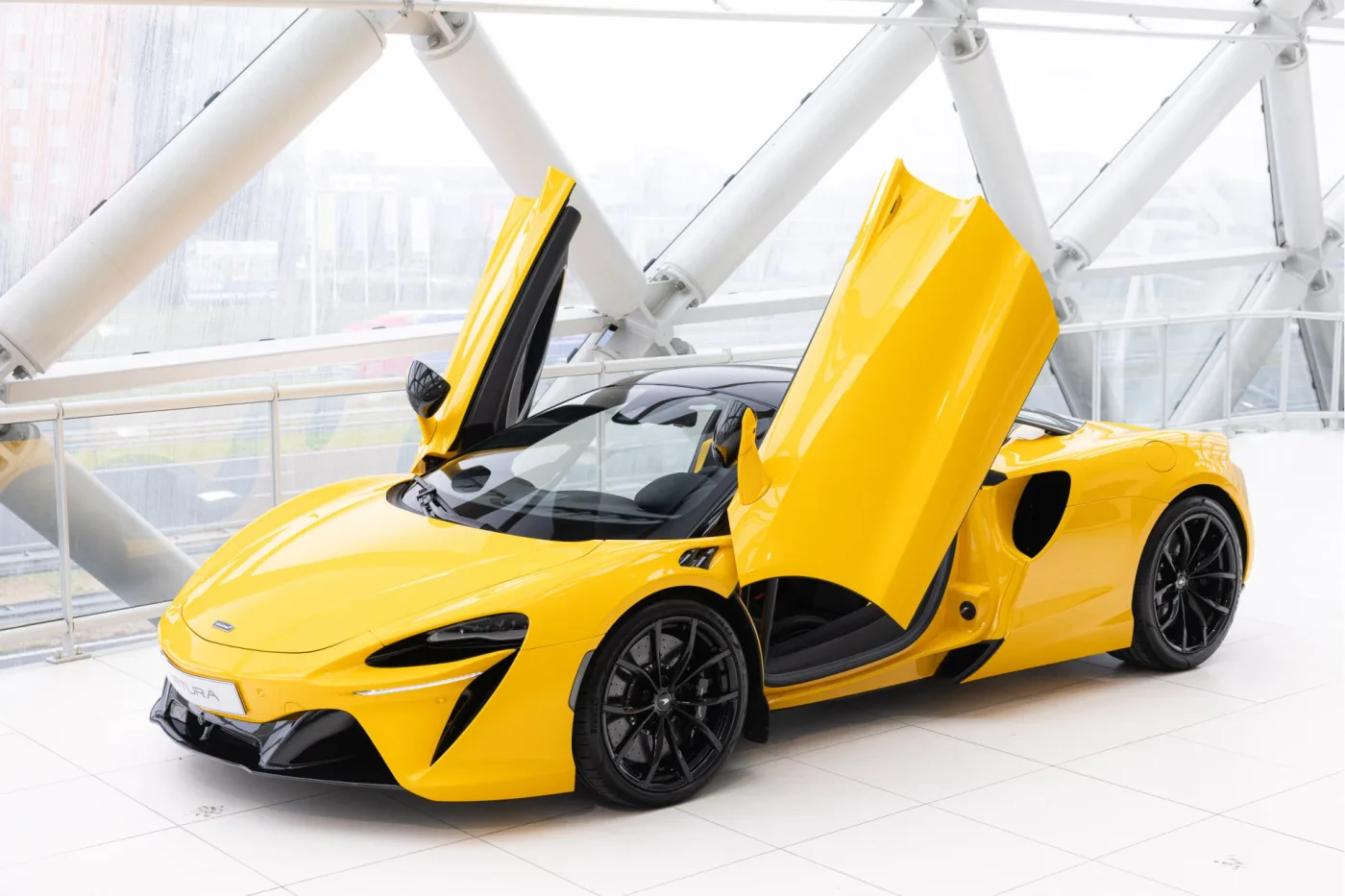 2023 McLaren Artura proposée par un concessionnaire agréé McLaren et Morgan à Utrecht, Pays-Bas, photo 5 sur 25