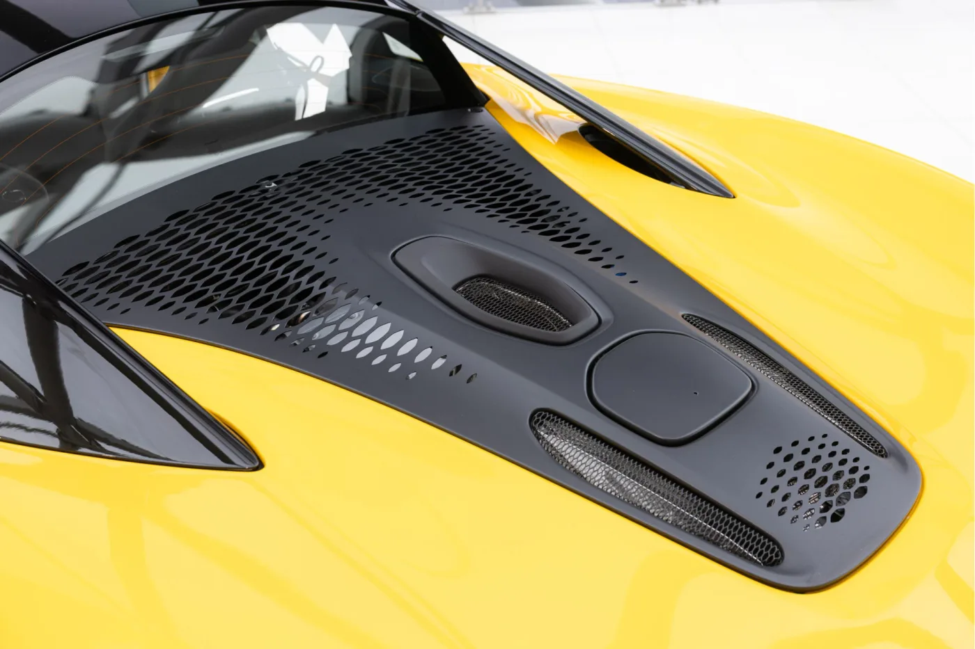 2023 McLaren Artura proposée par un concessionnaire agréé McLaren et Morgan à Utrecht, Pays-Bas, photo 12 sur 25