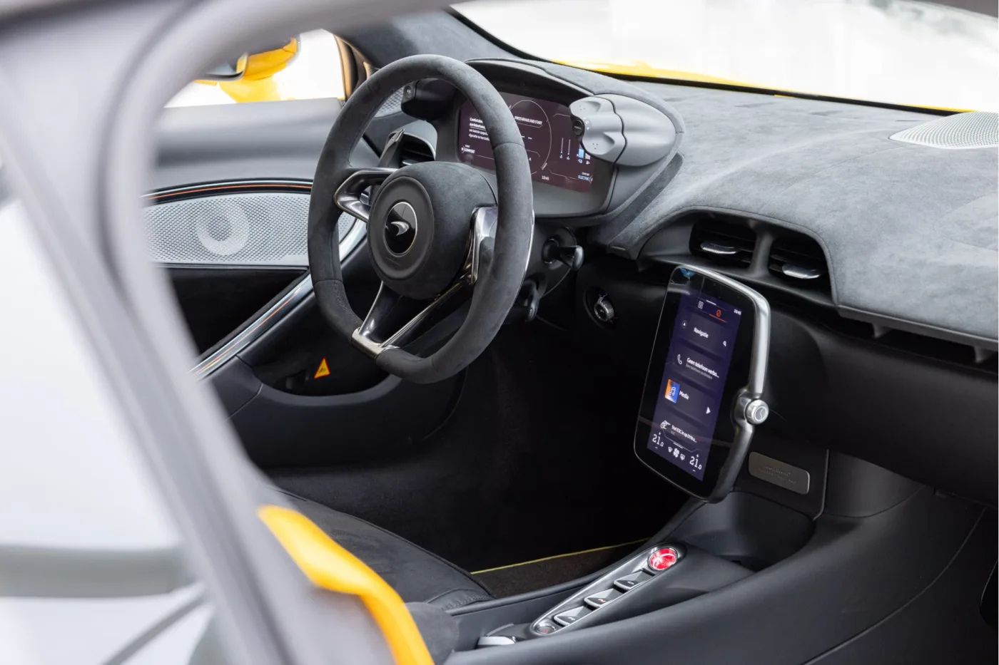 2023 McLaren Artura proposée par un concessionnaire agréé McLaren et Morgan à Utrecht, Pays-Bas, photo 14 sur 25