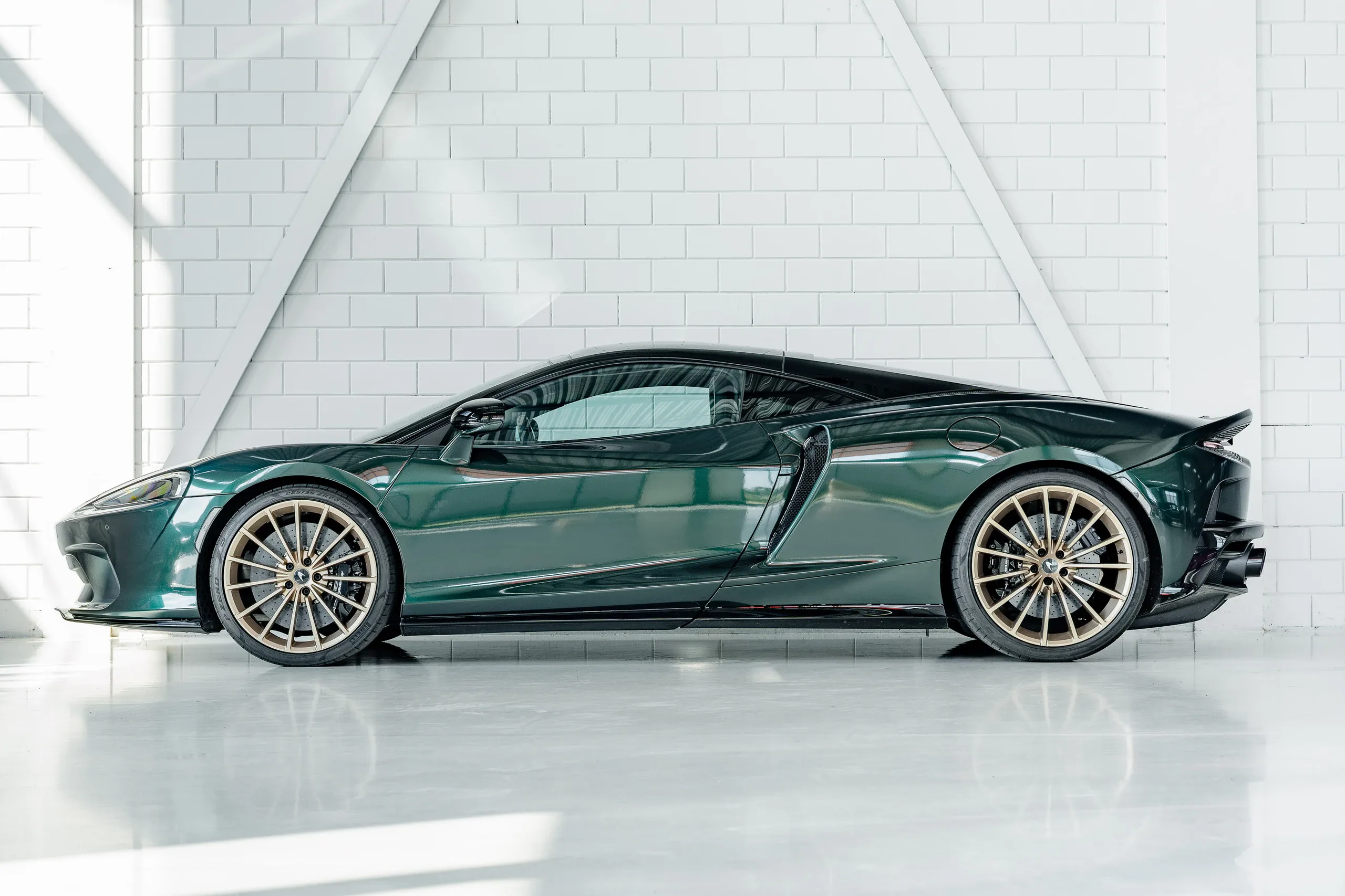 2023 McLaren GT, 2/30