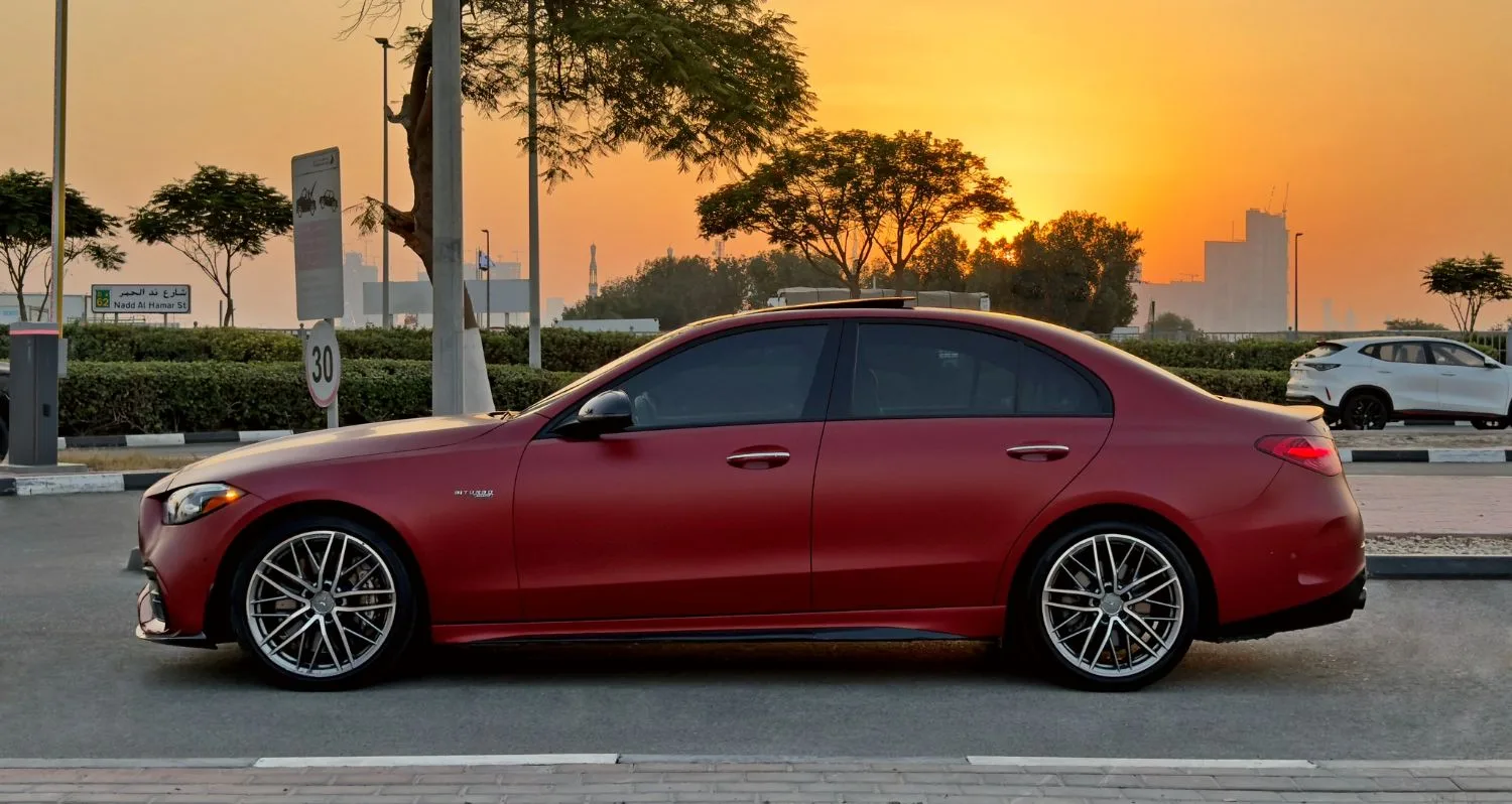 2023 Mercedes-AMG C 43 4matic proposée par un concessionnaire spécialisé à Dubai, Émirats arabes unis, photo 4 sur 13