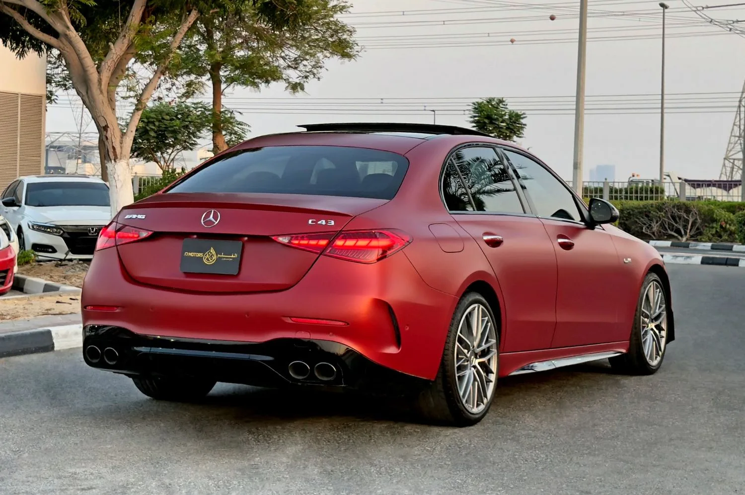 2023 Mercedes-AMG C 43 4matic proposée par un concessionnaire spécialisé à Dubai, Émirats arabes unis, photo 7 sur 13