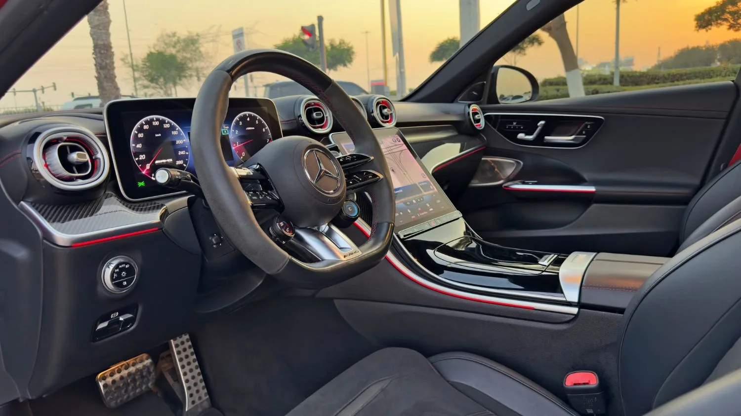 2023 Mercedes-AMG C 43 4matic proposée par un concessionnaire spécialisé à Dubai, Émirats arabes unis, photo 8 sur 13
