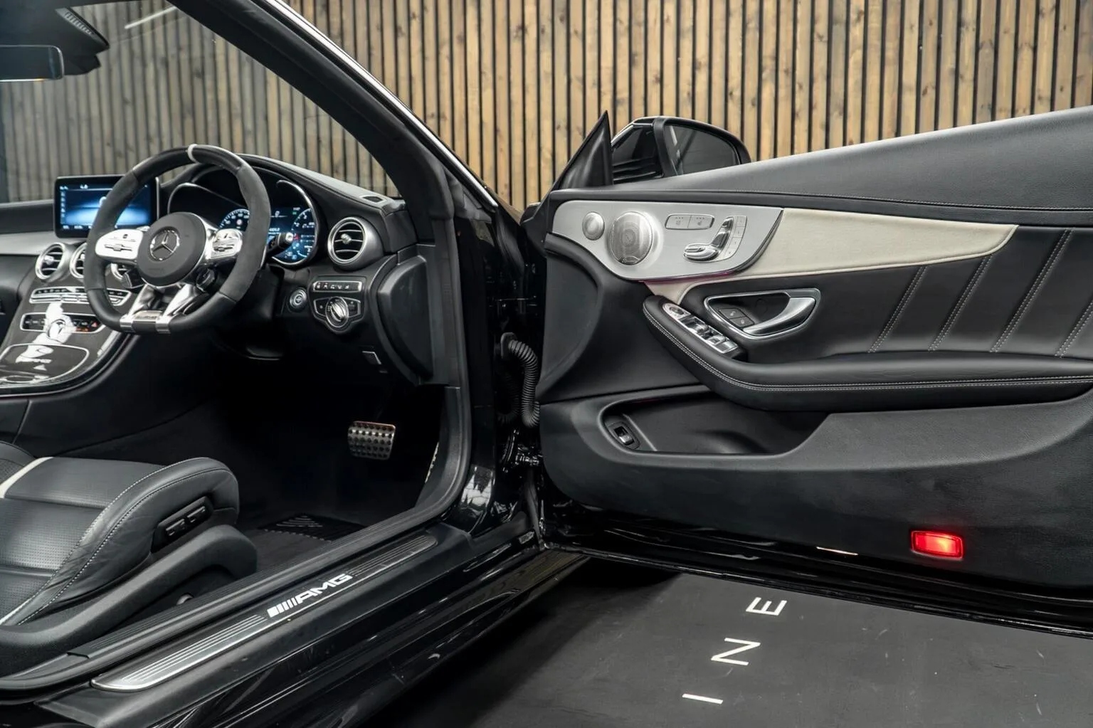 2023 Mercedes-AMG C 63 S Cabriolet Night Edition, 30/30