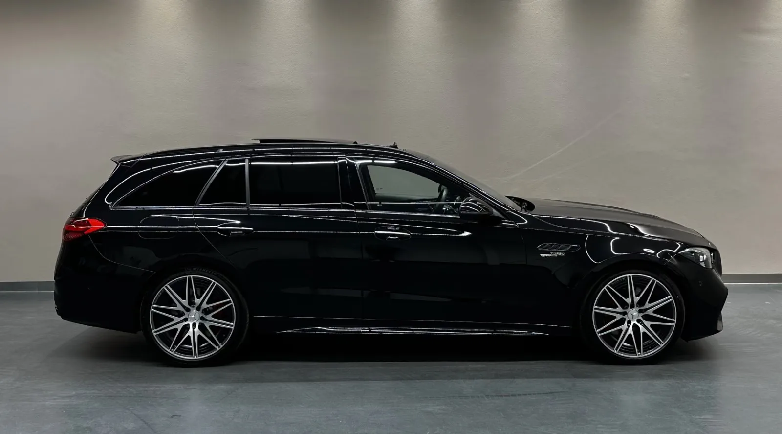 2023 Mercedes-AMG C 63 S E Performance Estate, 8/26
