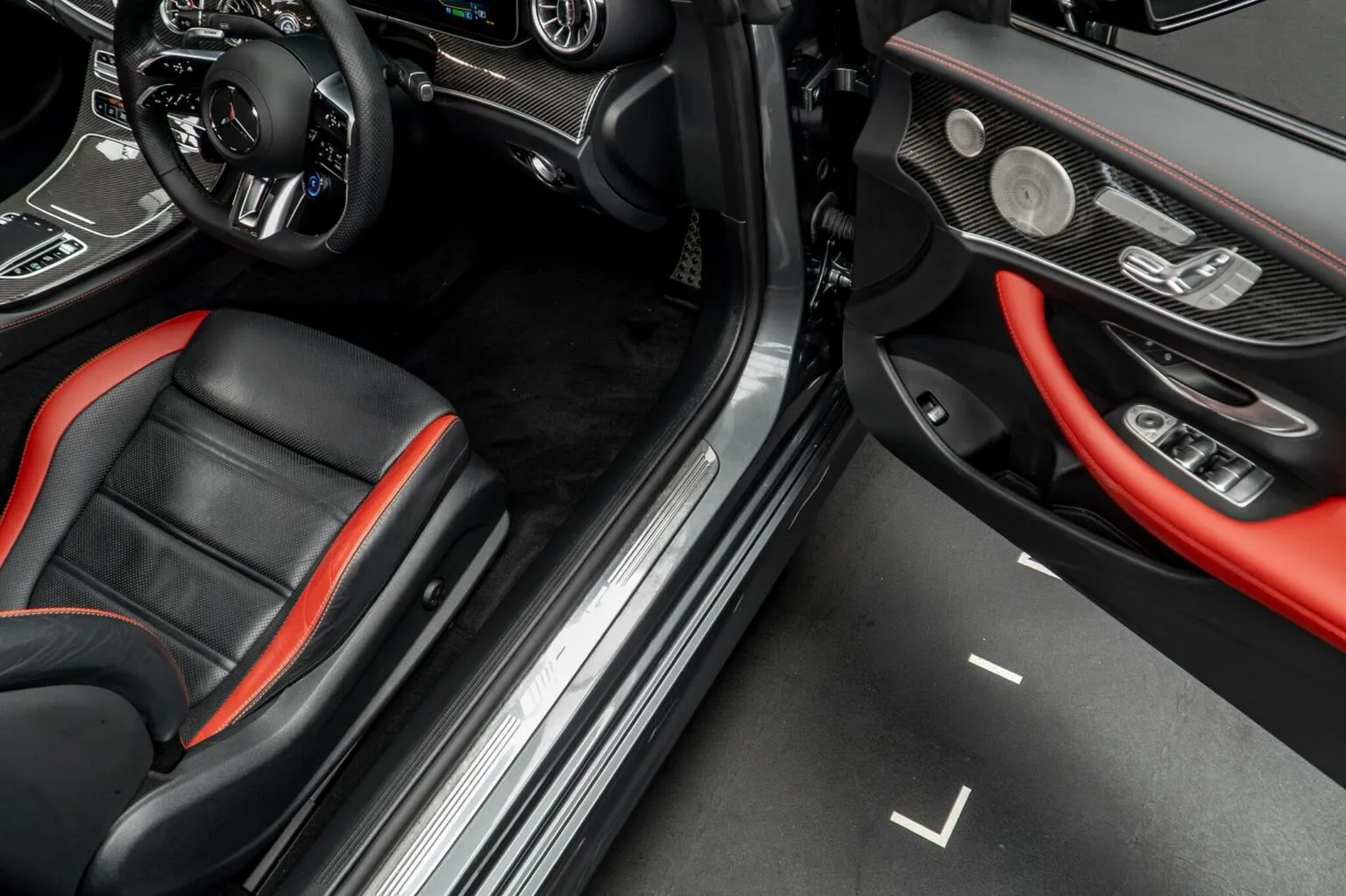 2023 Mercedes-AMG E 53 Coupé Night Edition, 28/30