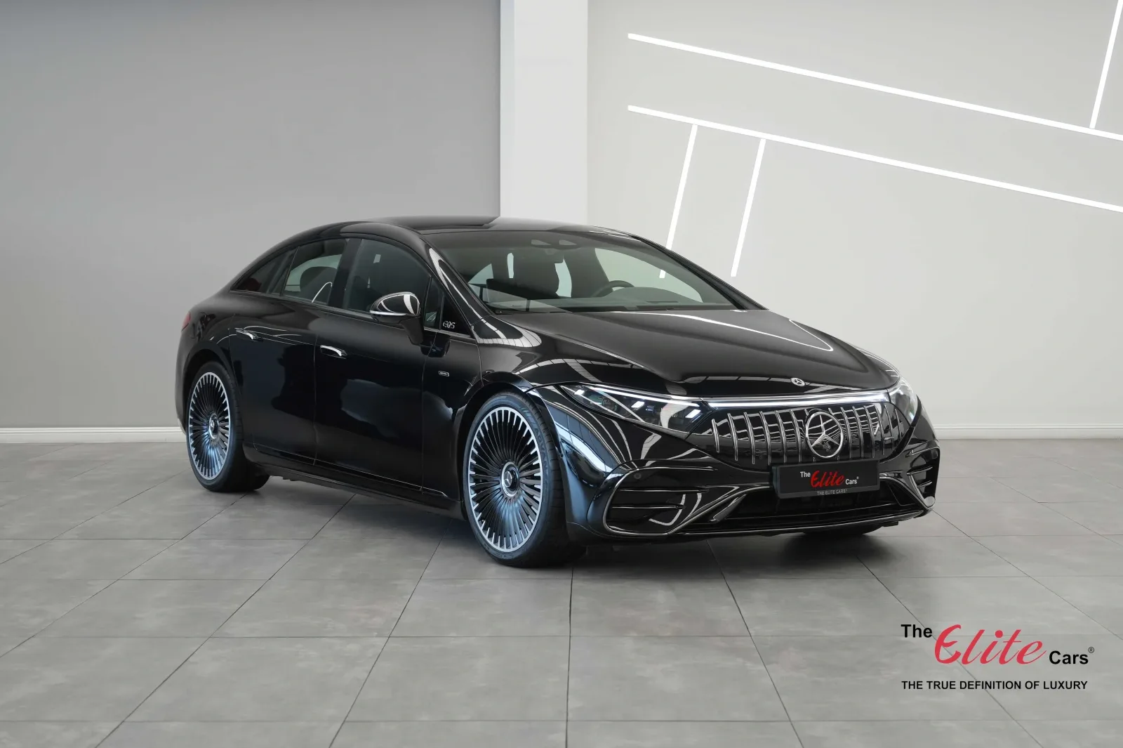 2023 Mercedes-AMG EQS 53 4MATIC+ angeboten von einem Fachhändler in Dubai, Vereinigte Arabische Emirate, Hauptfoto