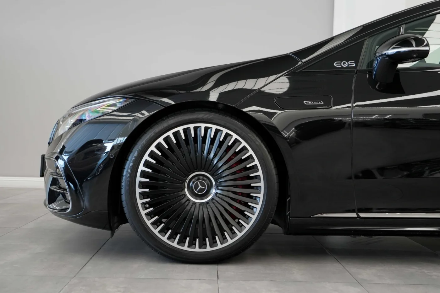 2023 Mercedes-AMG EQS 53 4MATIC+ angeboten von einem Fachhändler in Dubai, Vereinigte Arabische Emirate, Foto 7 von 10