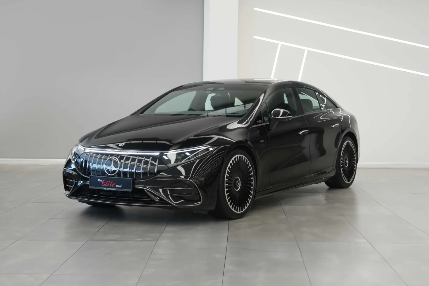 2023 Mercedes-AMG EQS 53 4MATIC+ angeboten von einem Fachhändler in Dubai, Vereinigte Arabische Emirate, Foto 8 von 10