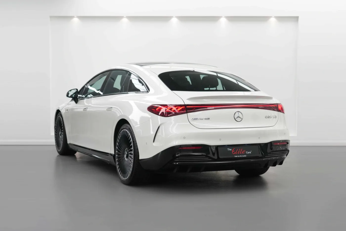 2023 Mercedes-AMG EQS 53 4MATIC+ angeboten von einem Fachhändler in Dubai, Vereinigte Arabische Emirate, Foto 5 von 10