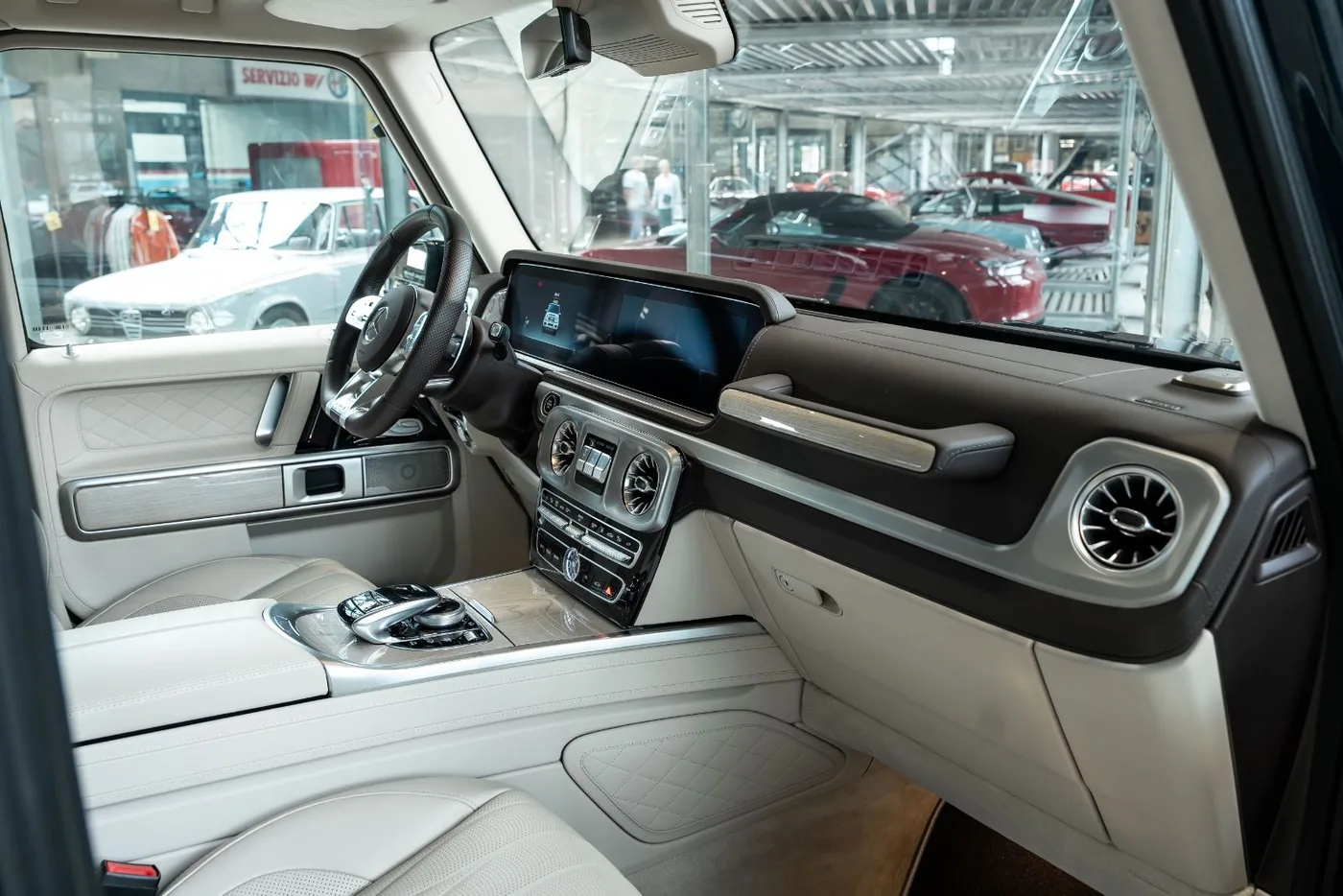 2023 Mercedes-AMG G 63 proposée par un concessionnaire spécialisé à Neuss, Allemagne, photo 9 sur 10