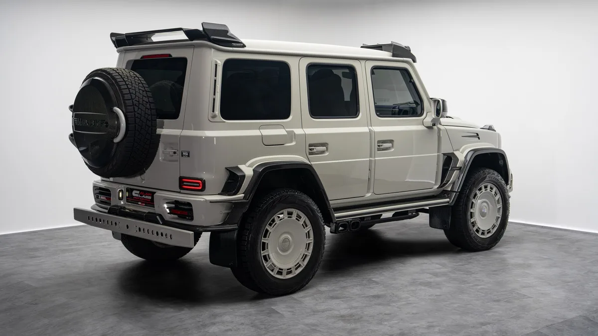 2023 Mercedes-AMG G 63 4x4 proposée par un concessionnaire spécialisé à Dubai, Émirats arabes unis, photo 3 sur 25