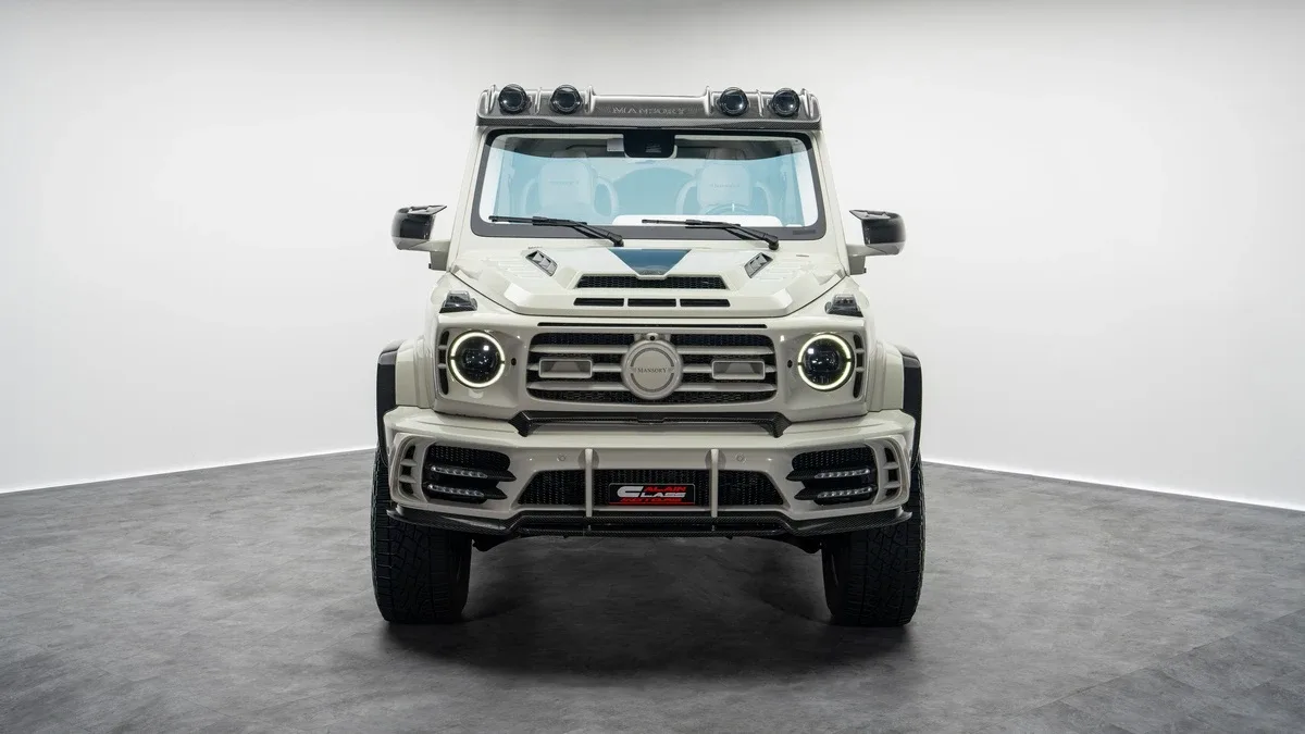 2023 Mercedes-AMG G 63 4x4 proposée par un concessionnaire spécialisé à Dubai, Émirats arabes unis, photo 4 sur 25