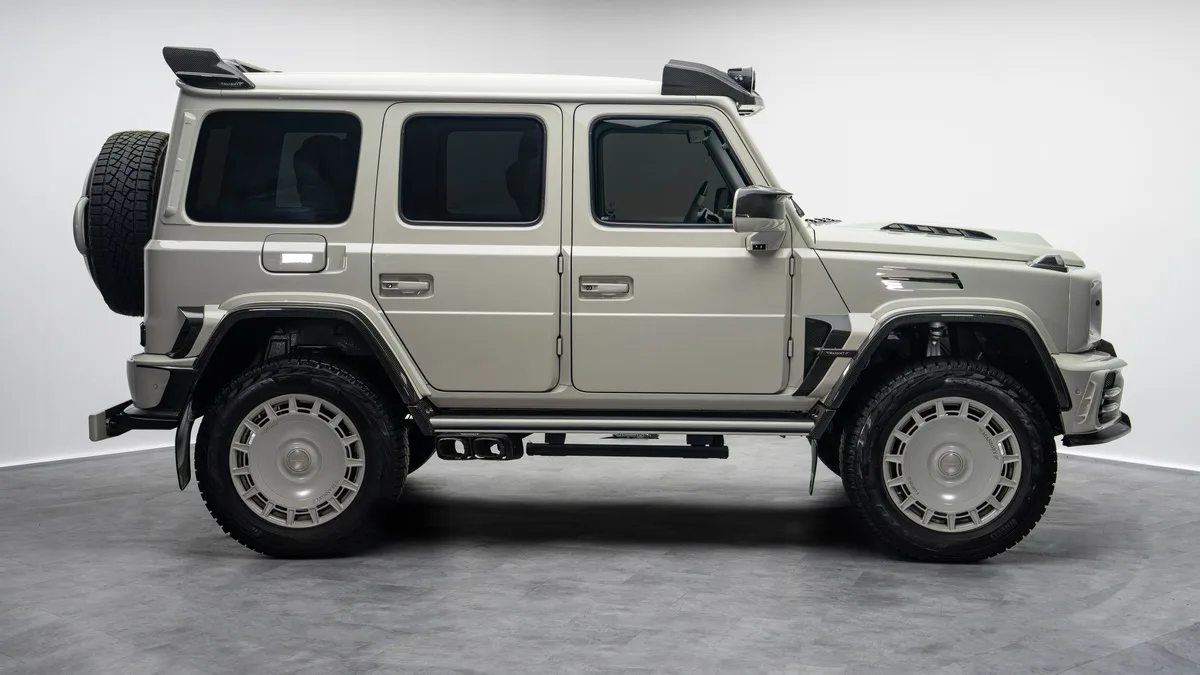 2023 Mercedes-AMG G 63 4x4 proposée par un concessionnaire spécialisé à Dubai, Émirats arabes unis, photo 5 sur 25