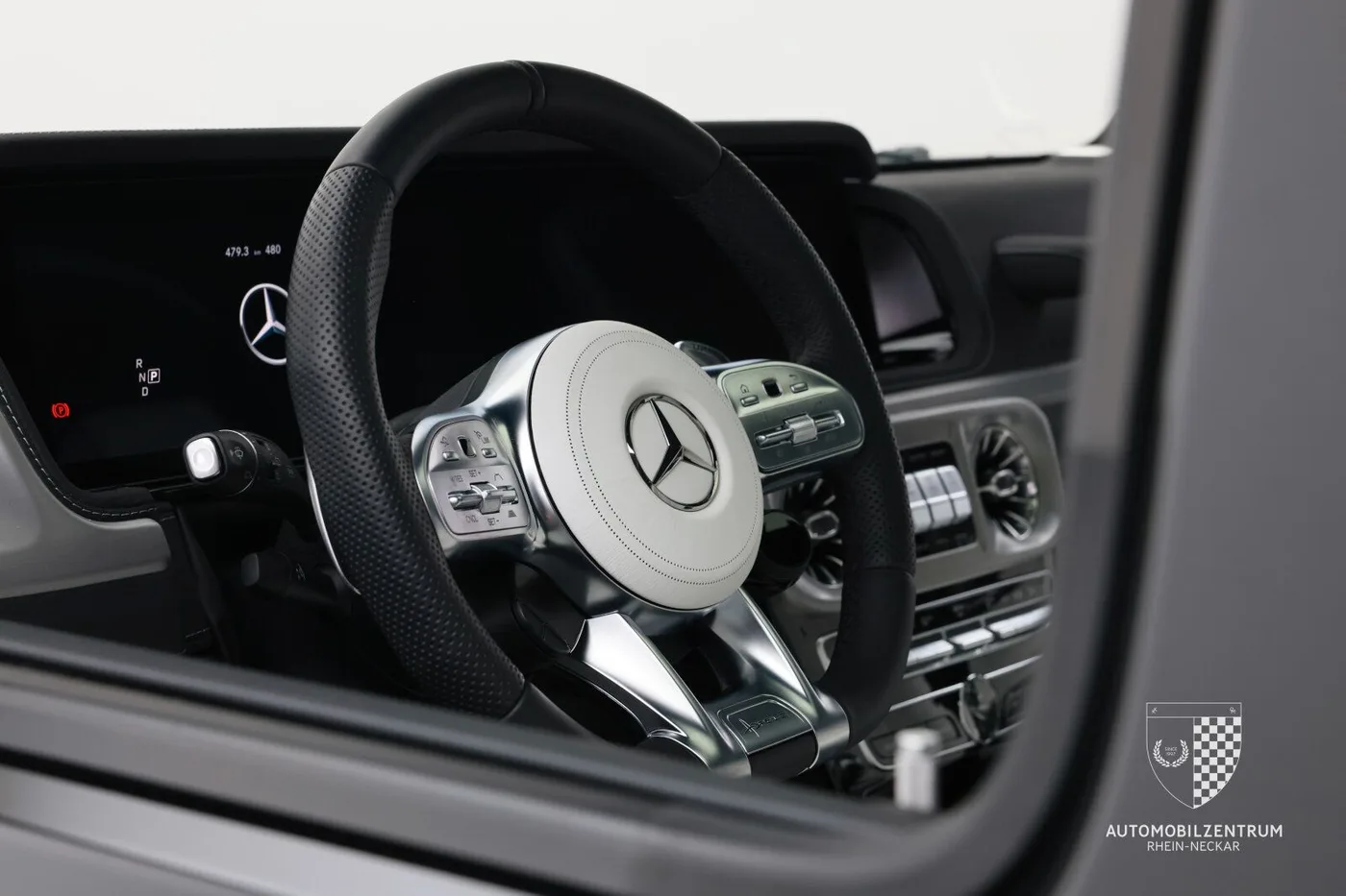 2023 Mercedes-AMG G 63 offered by a supercar dealer in Viernheim, Germany, photo 18 of 25